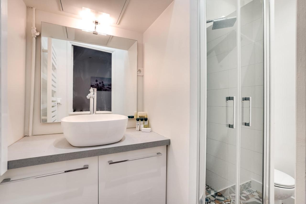 Apartment 3 People Close Eiffel Tower By Weekome Paris Bagian luar foto